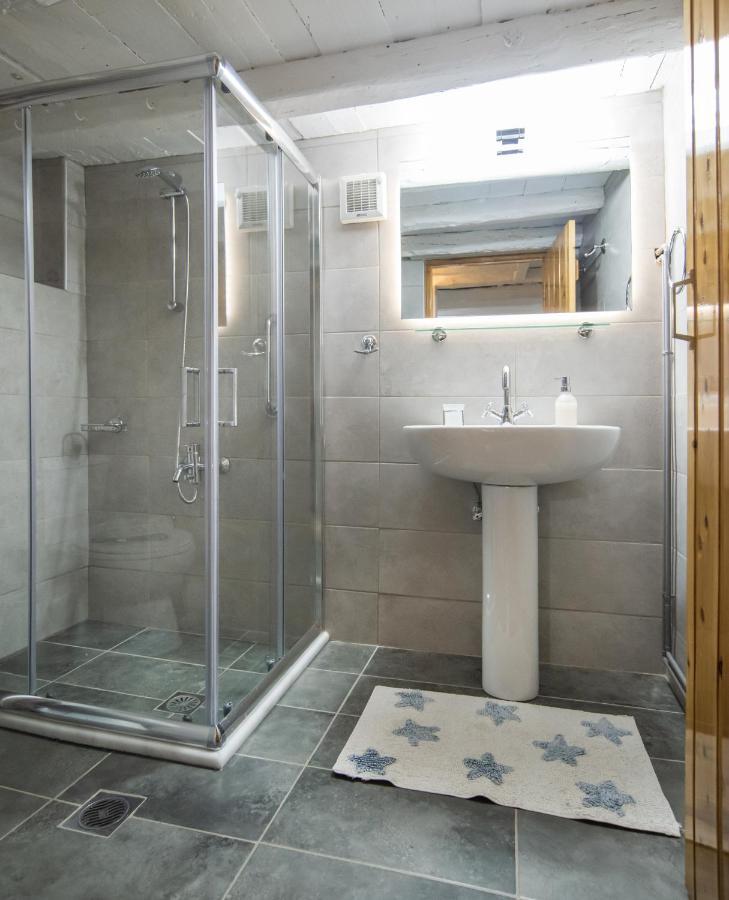 Elia Apartments Chrisso Delphi Bagian luar foto