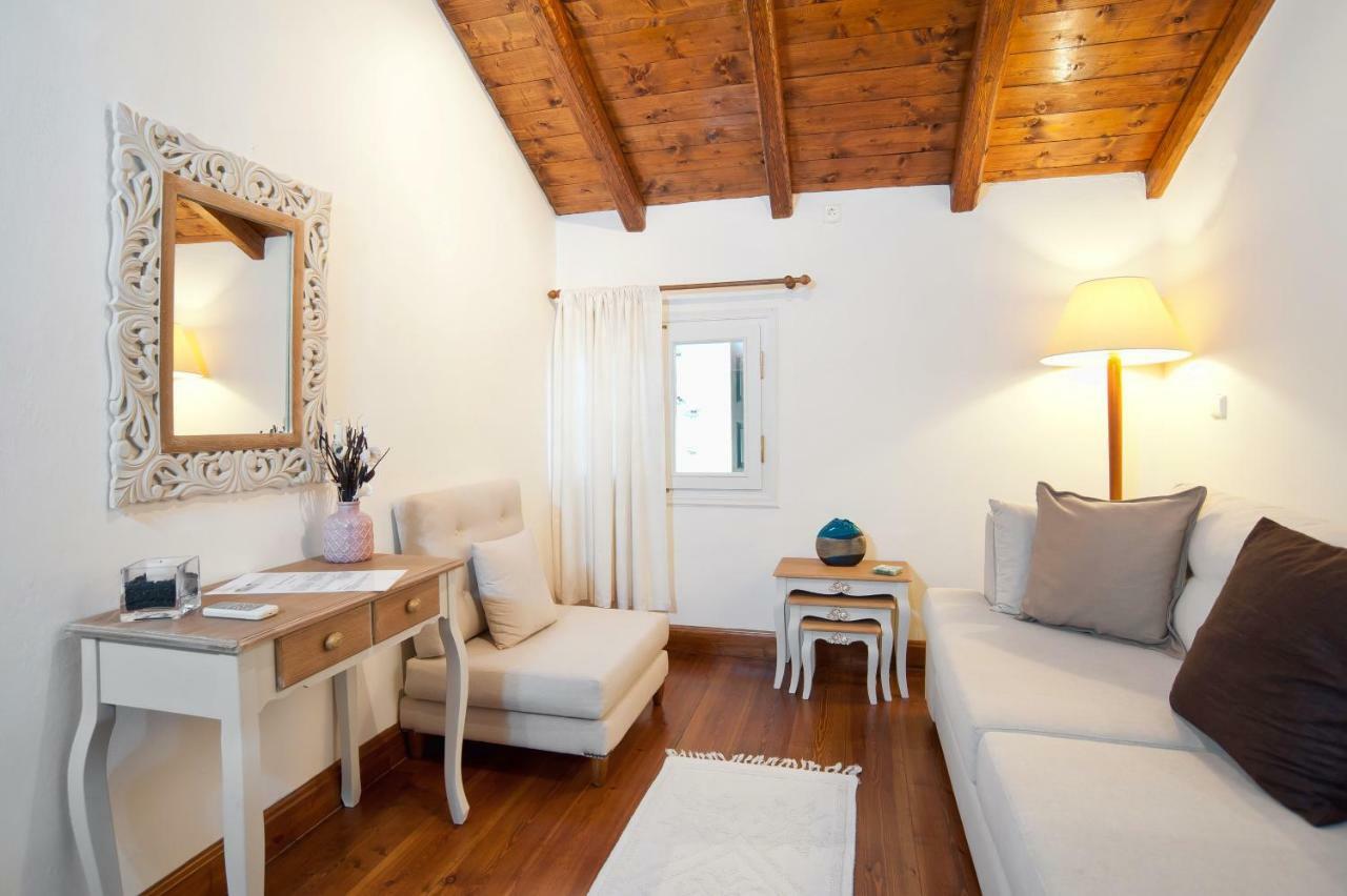 Elia Apartments Chrisso Delphi Bagian luar foto