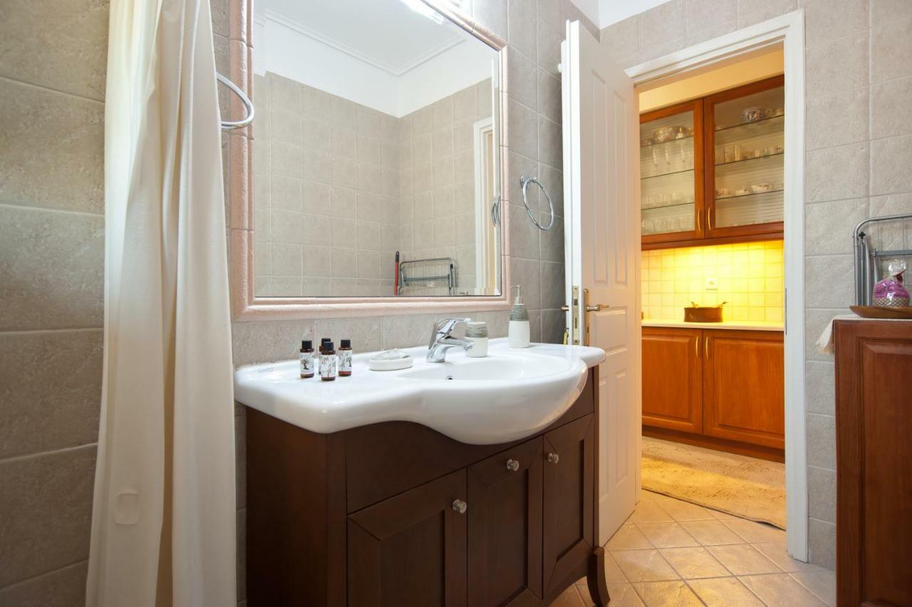 Elia Apartments Chrisso Delphi Bagian luar foto