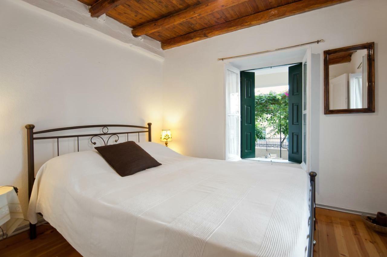 Elia Apartments Chrisso Delphi Bagian luar foto