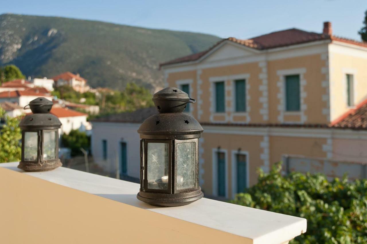 Elia Apartments Chrisso Delphi Bagian luar foto