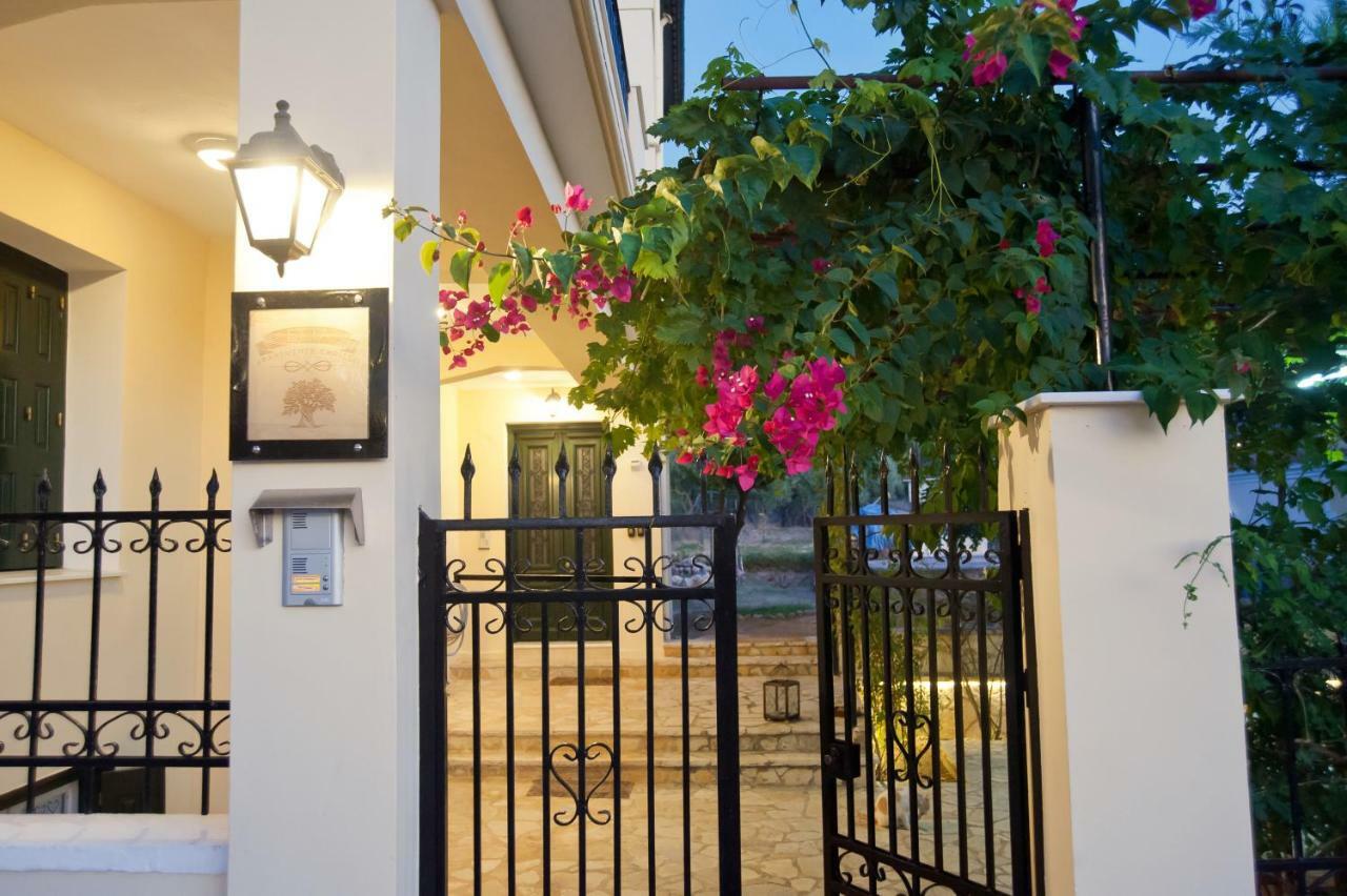 Elia Apartments Chrisso Delphi Bagian luar foto