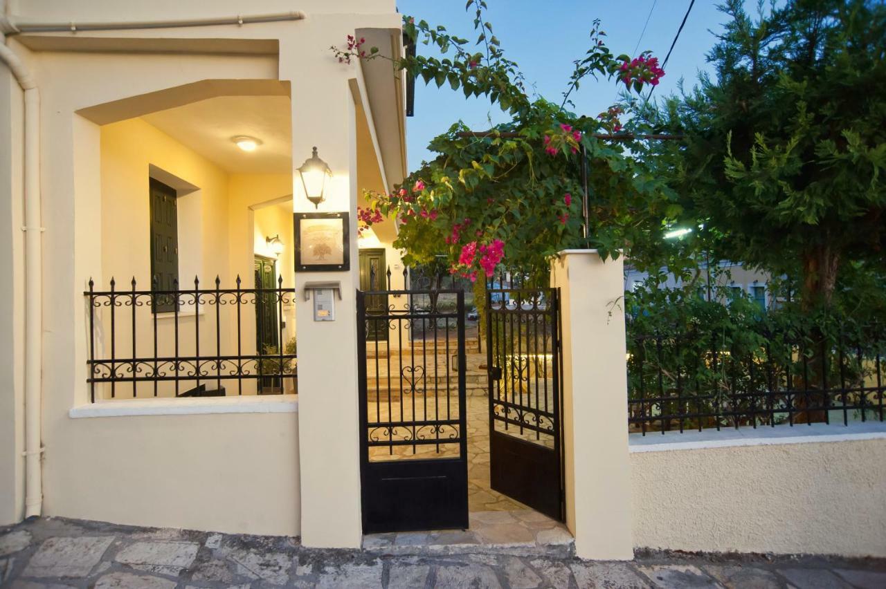 Elia Apartments Chrisso Delphi Bagian luar foto