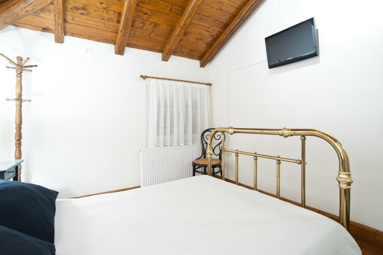 Elia Apartments Chrisso Delphi Bagian luar foto