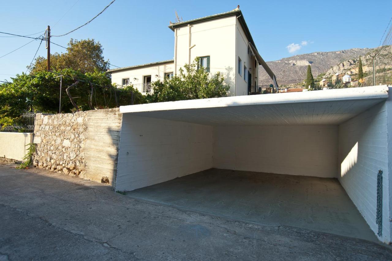 Elia Apartments Chrisso Delphi Bagian luar foto